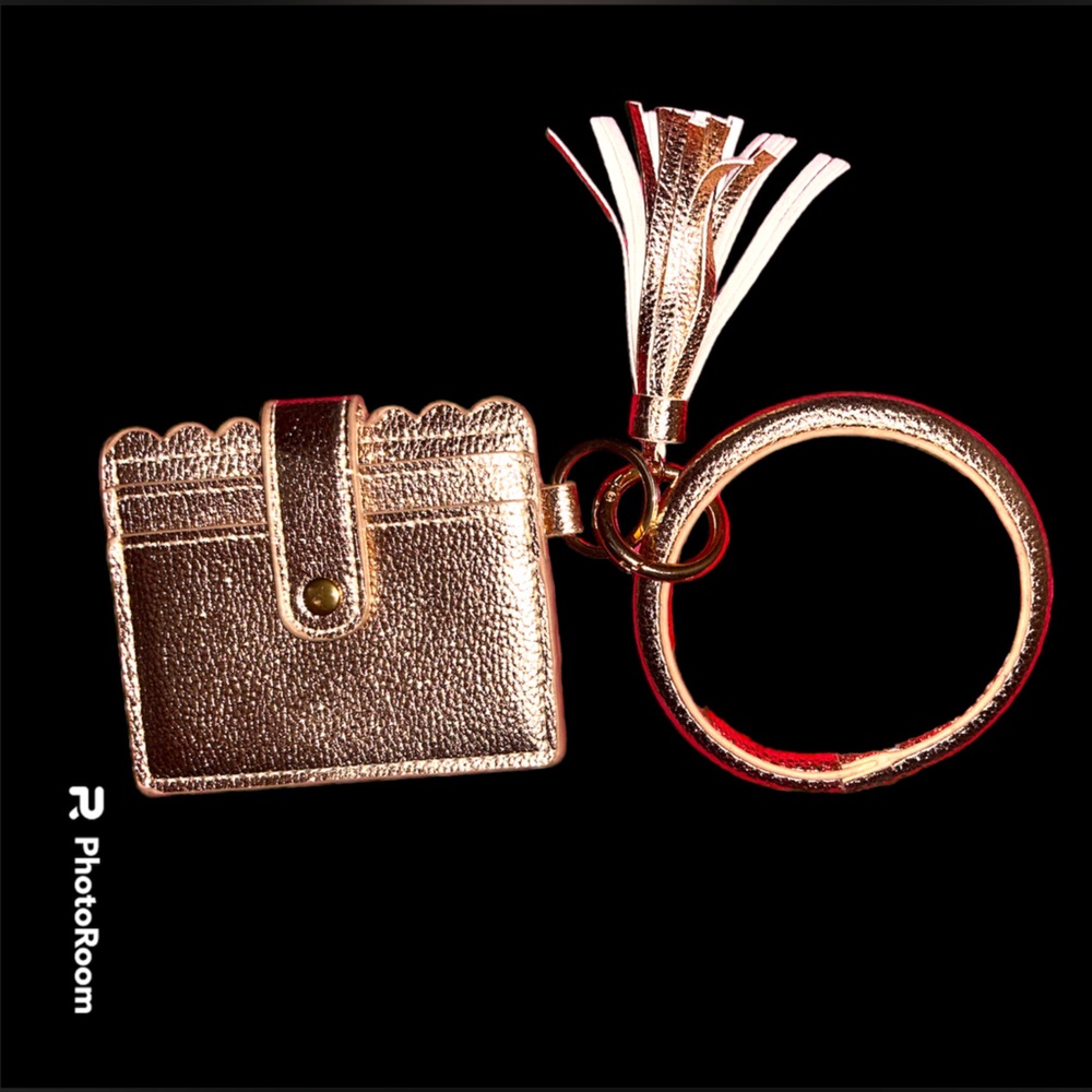 NWOT ROSE GOLD METALLIC WRISTLET KEYCHAIN
